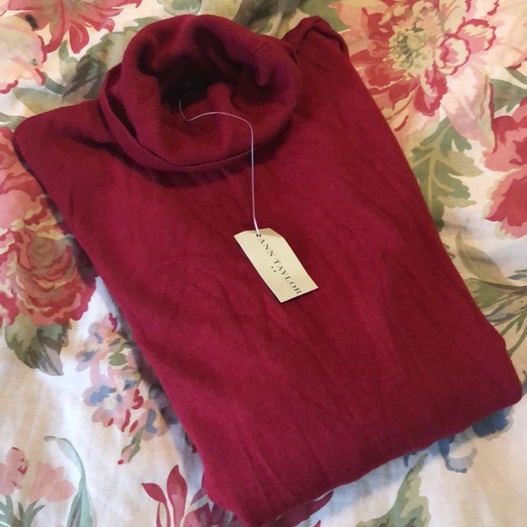 ANN TAYLOR Size medium Soft tight-knit Turtleneck Classic RED MSRP $68 NEW - Picture 3 of 10
